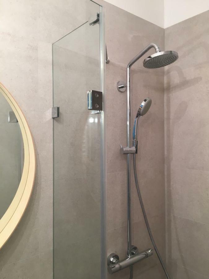 Shoq Studio Nice Apartment With Private Parking Krakow Ngoại thất bức ảnh